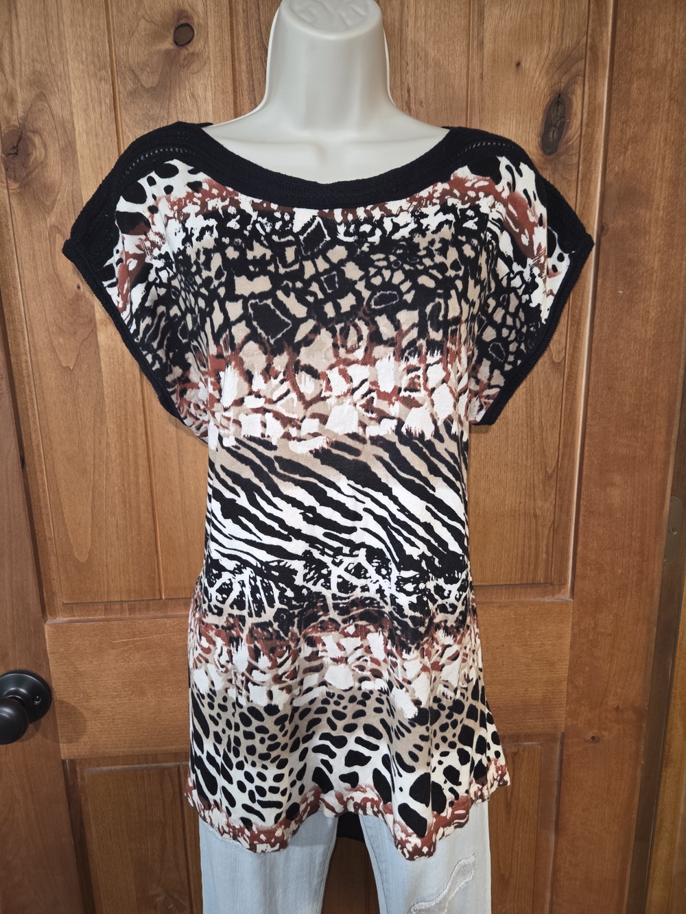 Dana Buchman Black and Cream Knit Top